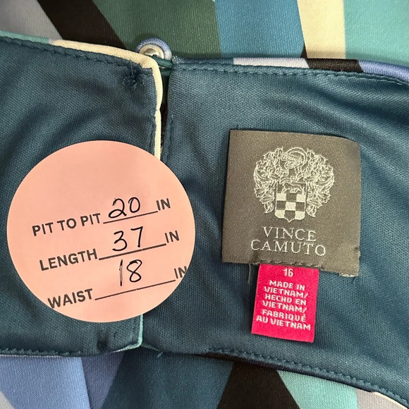 Vince Camuto Women's Printed Back-Cutout Fit & Flare Dress - Picture 7 of 7